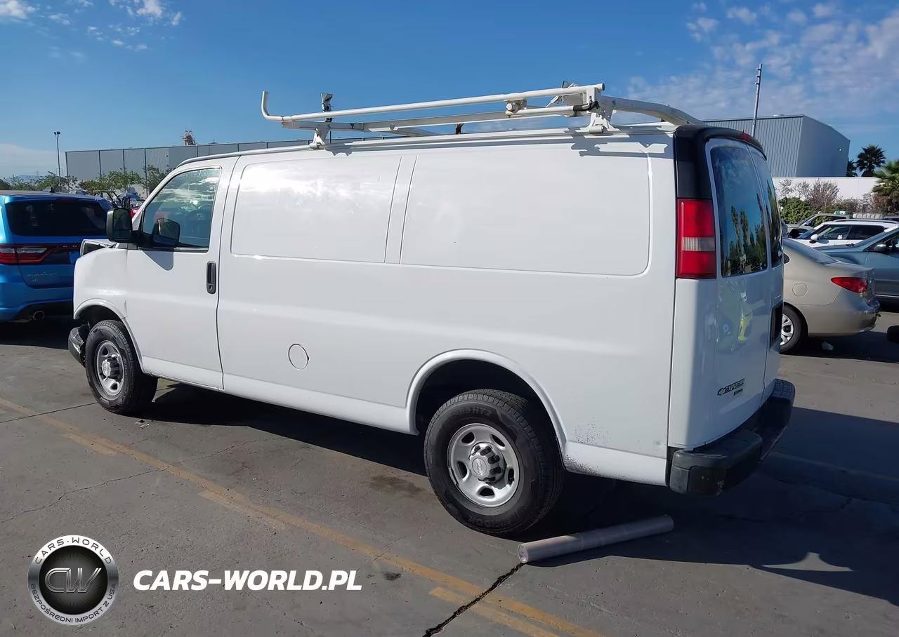 2015 Chevrolet Express 2500 Work Van VIN:1GCWGFCF8F1234592 - 3