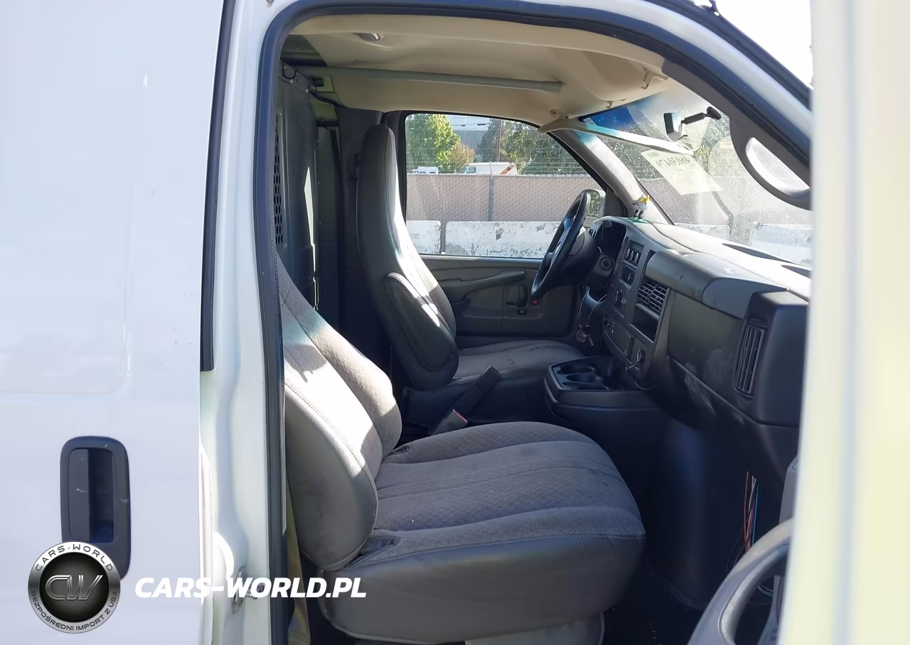 2015 Chevrolet Express 2500 Work Van VIN:1GCWGFCF8F1234592 - 5