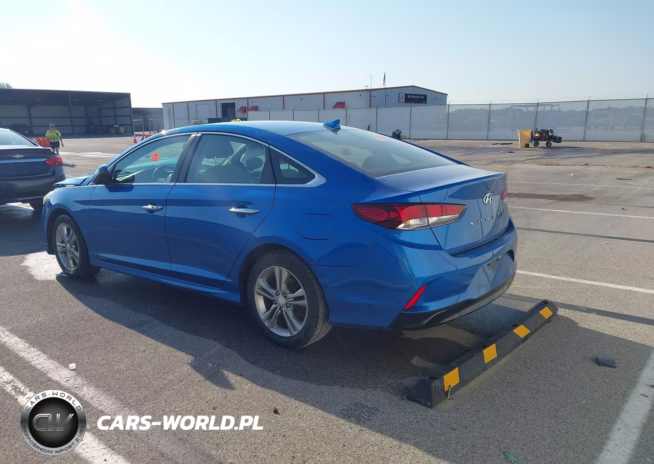 2018 Hyundai Sonata Sel+ VIN:5NPE34AF3JH710778 - 3