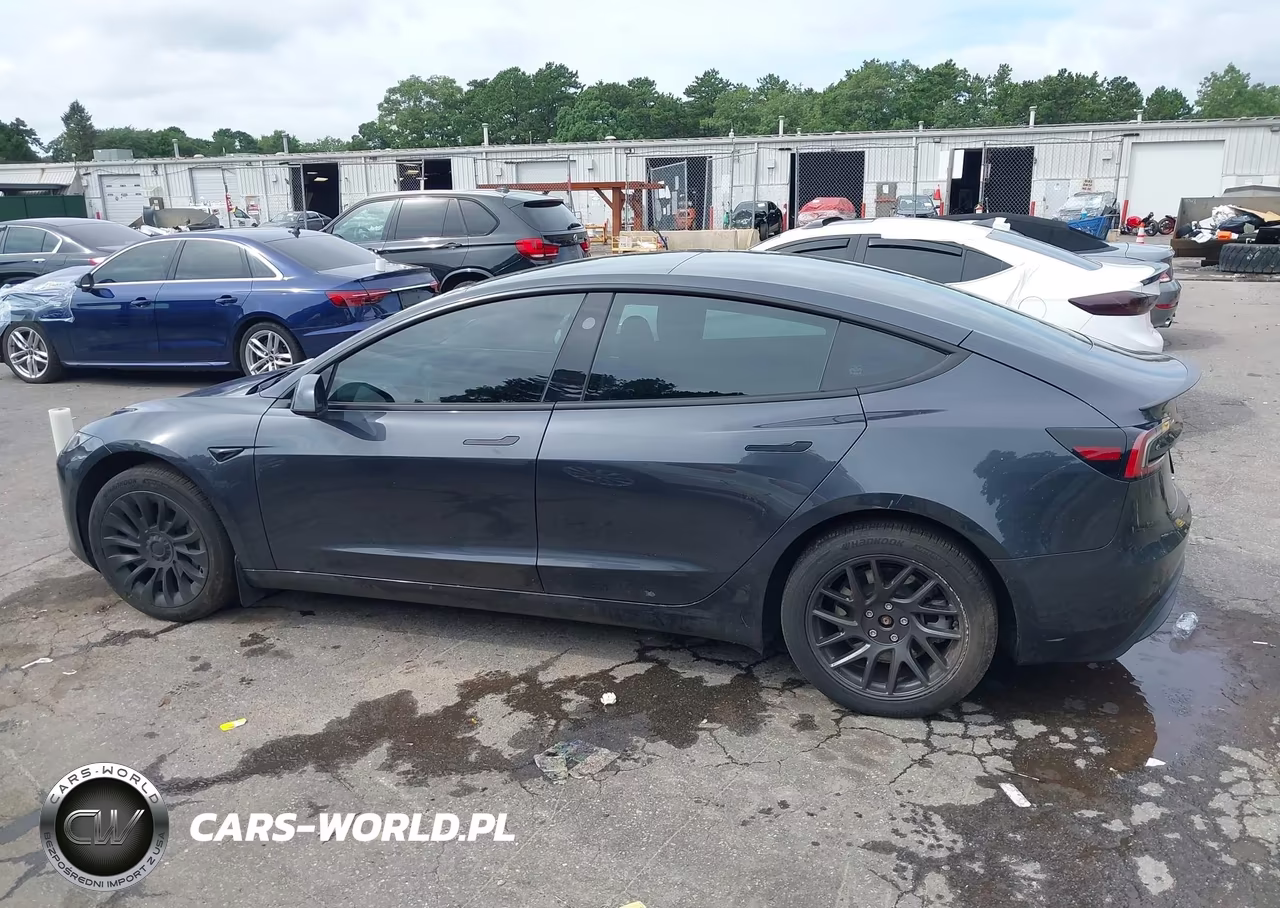 2025 Tesla Model 3 Long Range Rear-Wheel Drive-Standard Rear-Wheel Drive VIN:5YJ3E1EA6SF966833 - 14