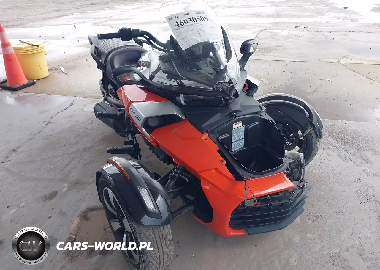 2015 Can-Am Spyder Roadster F3-F3-S VIN:2BXRDCD27FV000608 - 1
