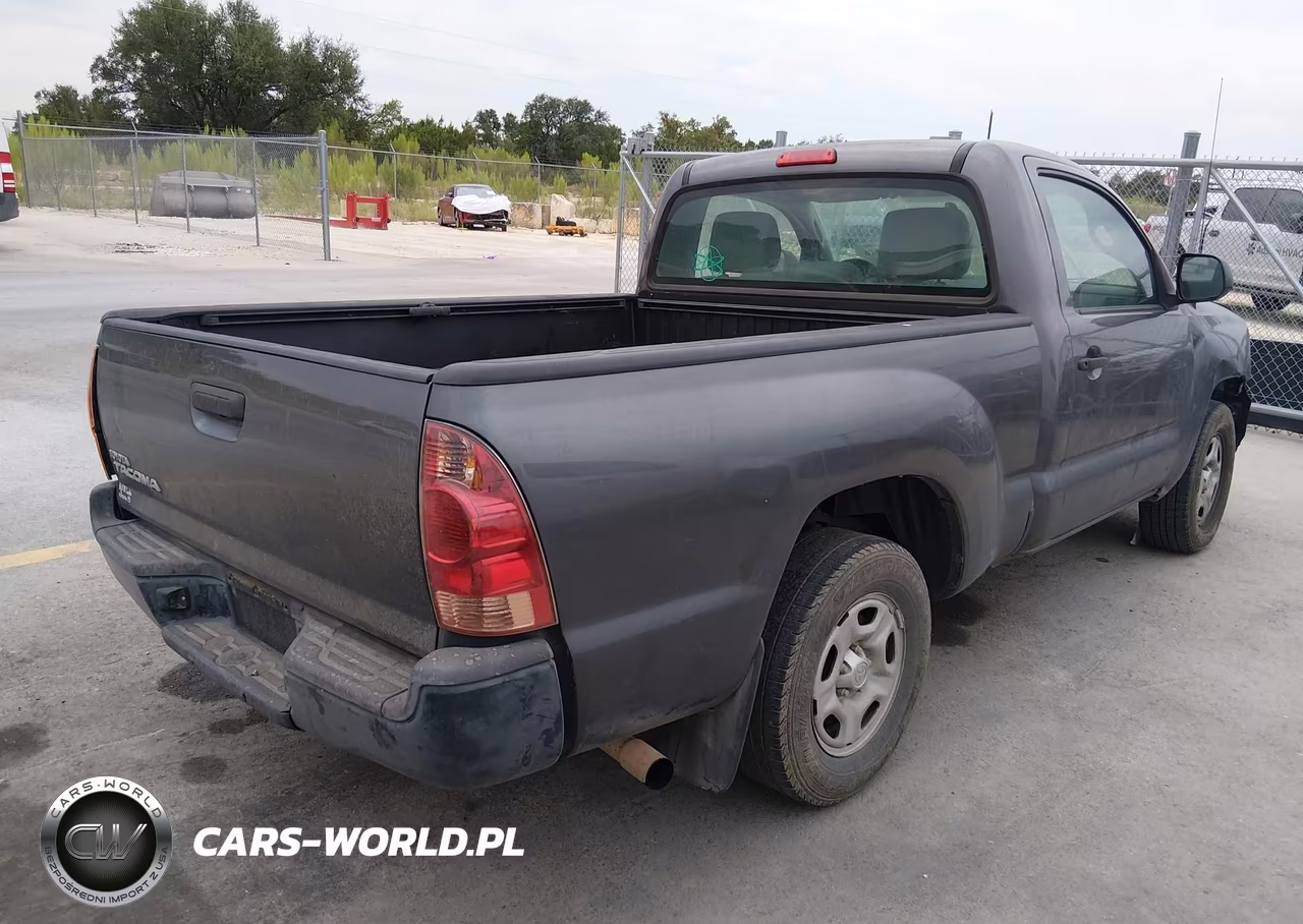 2014 Toyota Tacoma VIN:5TFNX4CN8EX040812 - 4