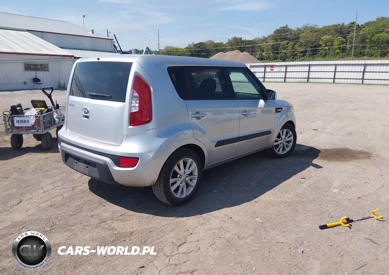 2013 Kia Soul VIN:KNDJT2A53D7576678 - 4