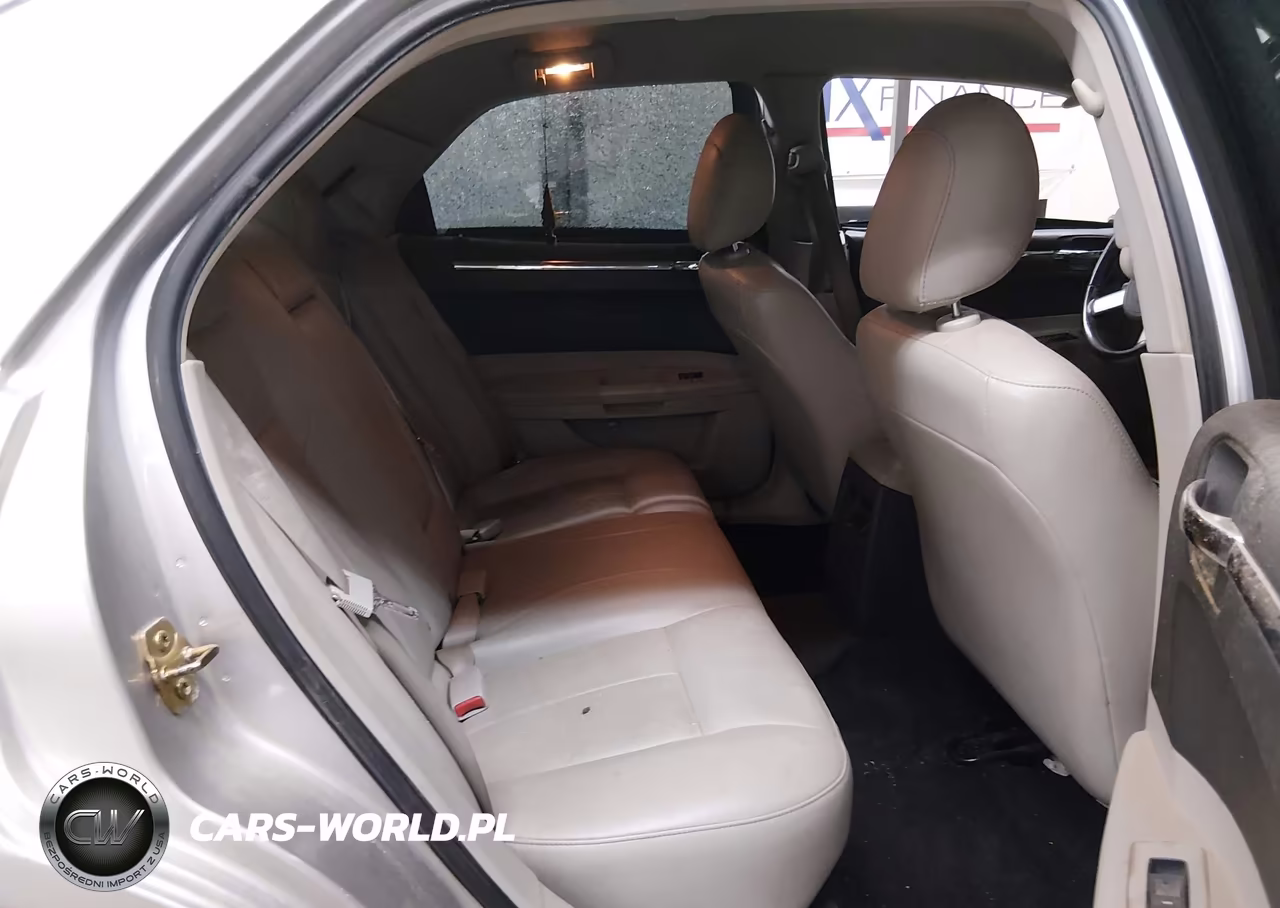 2006 Chrysler 300 Touring VIN:2C3KA53G16H464676 - 8