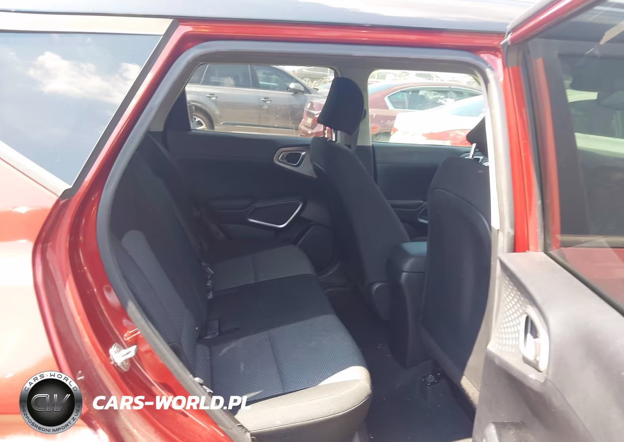 2021 Kia Soul X-Line VIN:KNDJ23AU6M7131903 - 8