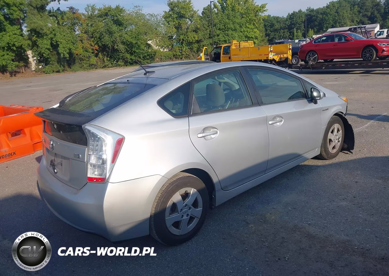 2011 Toyota Prius Three VIN:JTDKN3DU3B0320506 - 4