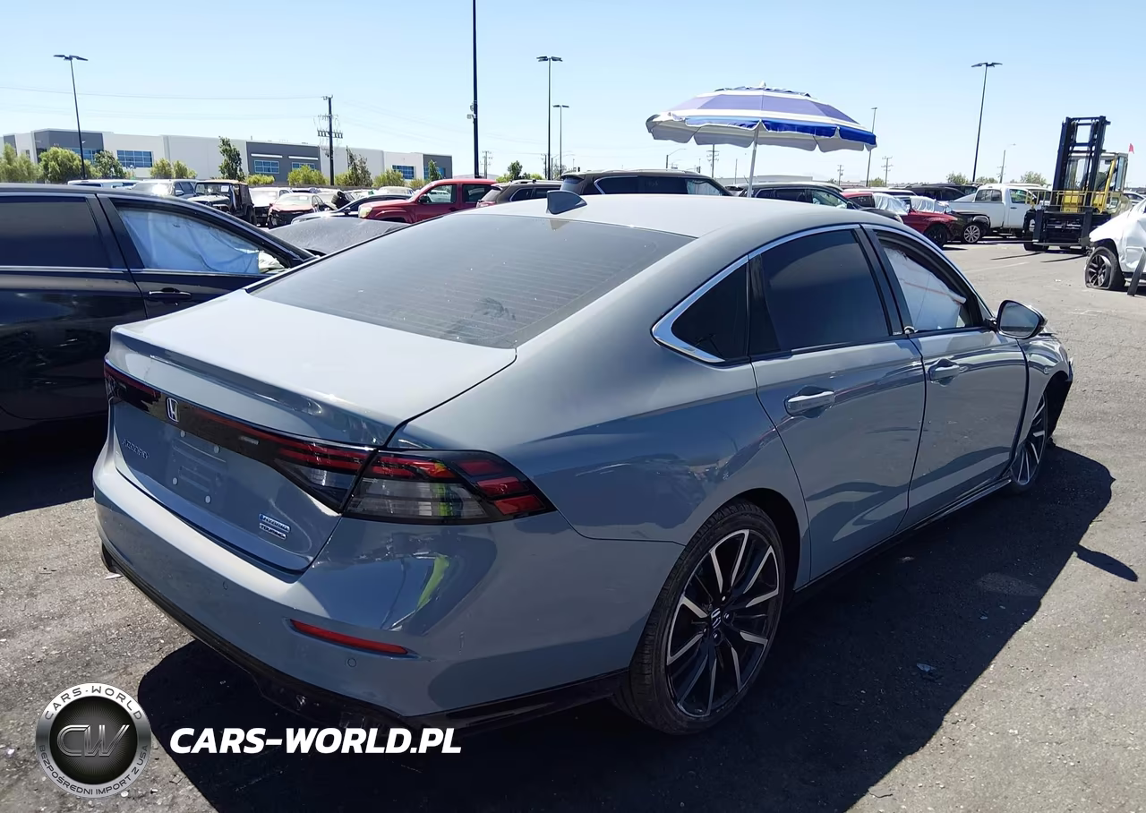 2023 Honda Accord Hybrid Touring VIN:1HGCY2F8XPA032281 - 4