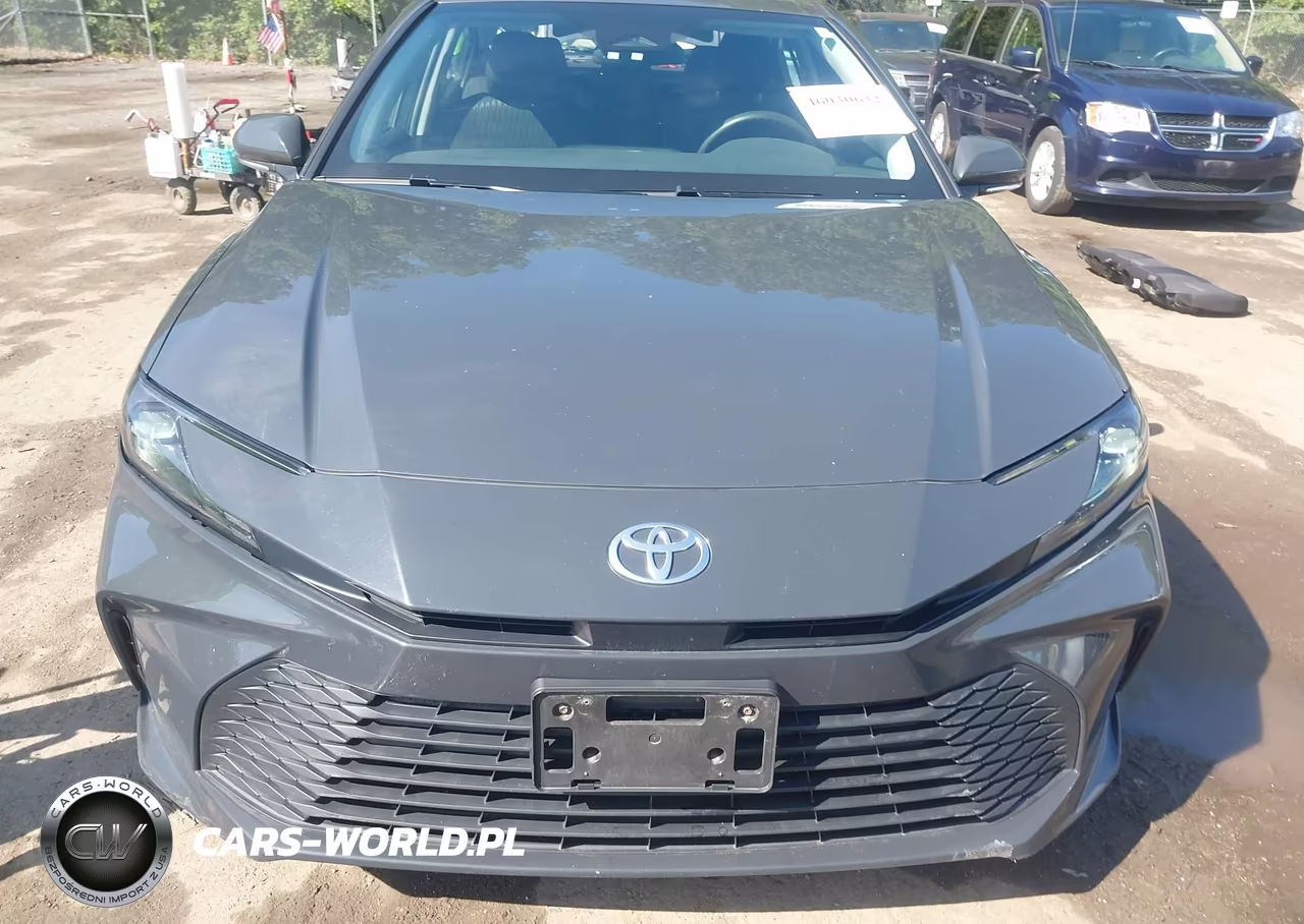2025 Toyota Camry Le VIN:4T1DAACK6SU520454 - 13