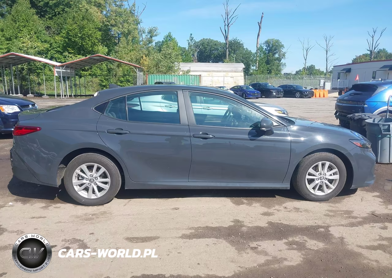 2025 Toyota Camry Le VIN:4T1DAACK6SU520454 - 14