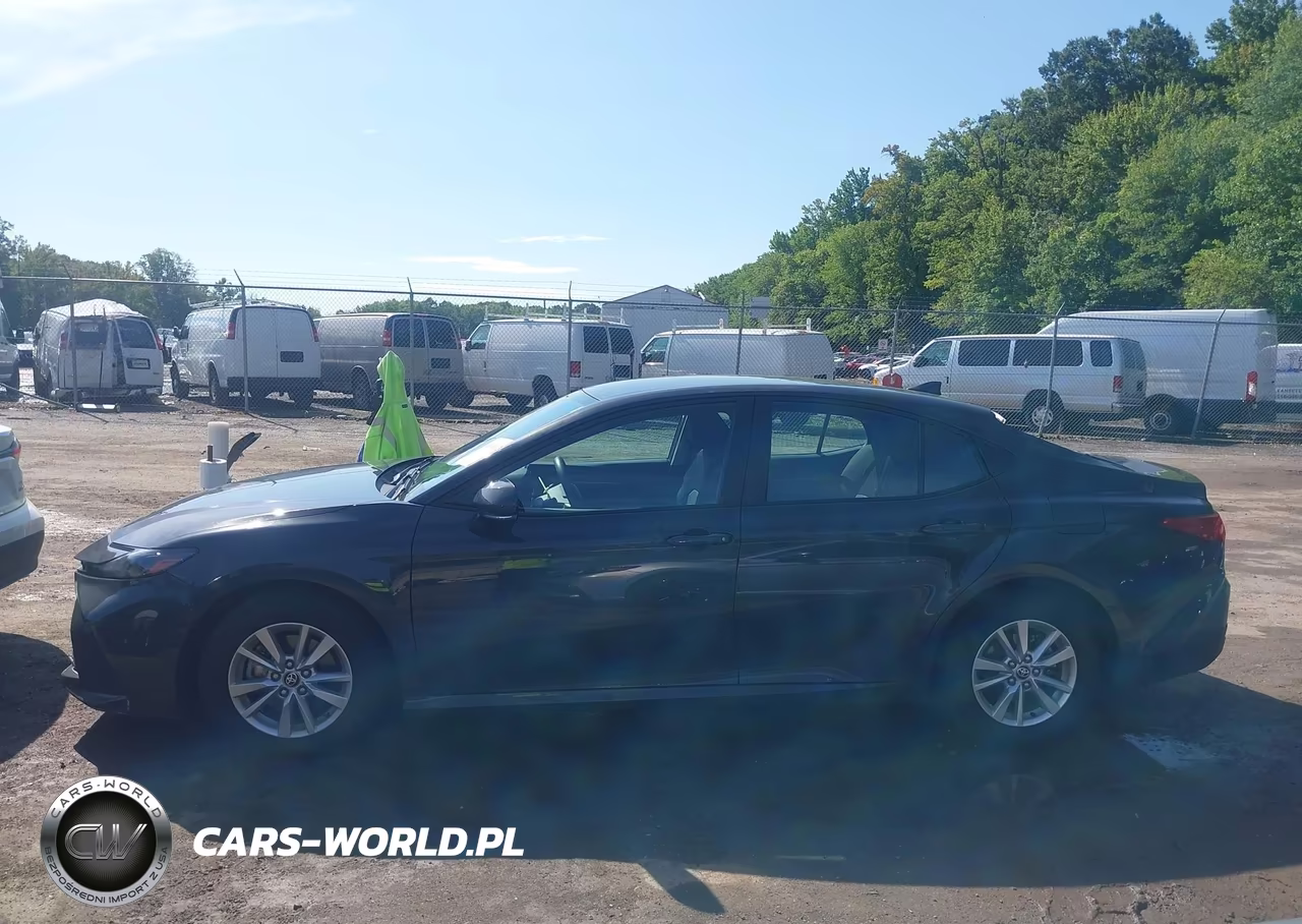 2025 Toyota Camry Le VIN:4T1DAACK6SU520454 - 15