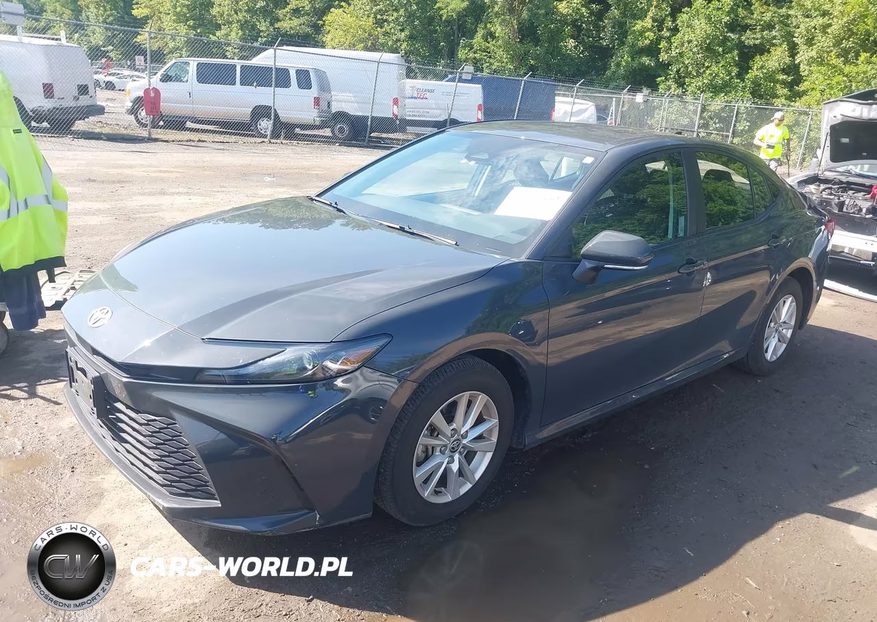 2025 Toyota Camry Le VIN:4T1DAACK6SU520454 - 2