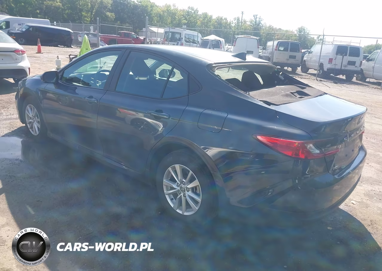 2025 Toyota Camry Le VIN:4T1DAACK6SU520454 - 3