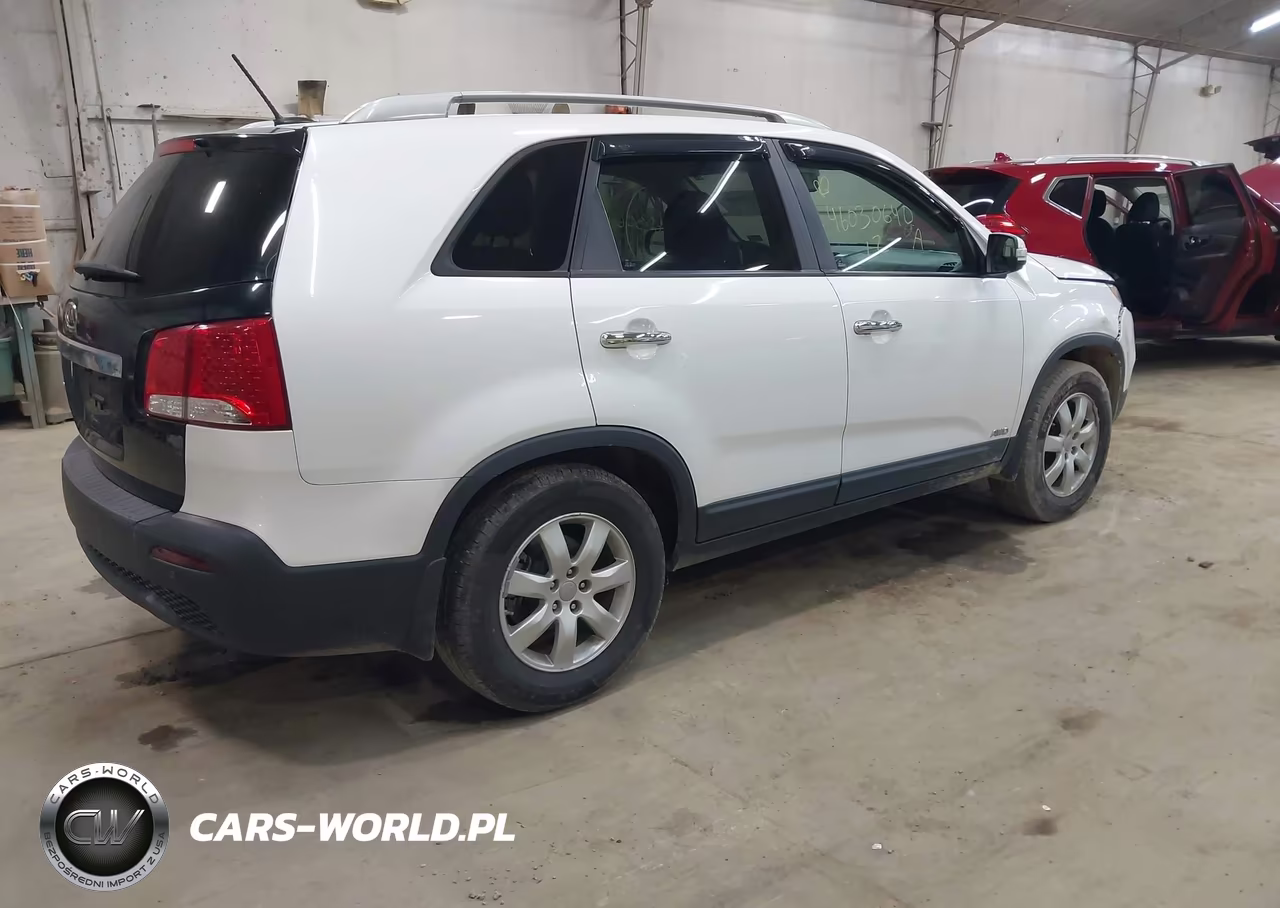2012 Kia Sorento Lx VIN:5XYKTDA68CG261823 - 4