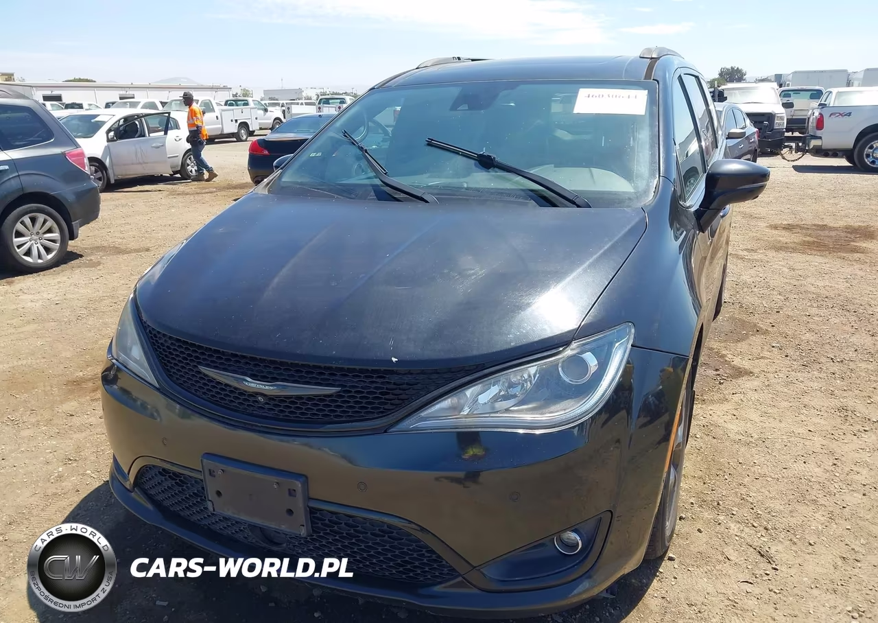 2018 Chrysler Pacifica Limited VIN:2C4RC1GG4JR261937 - 6