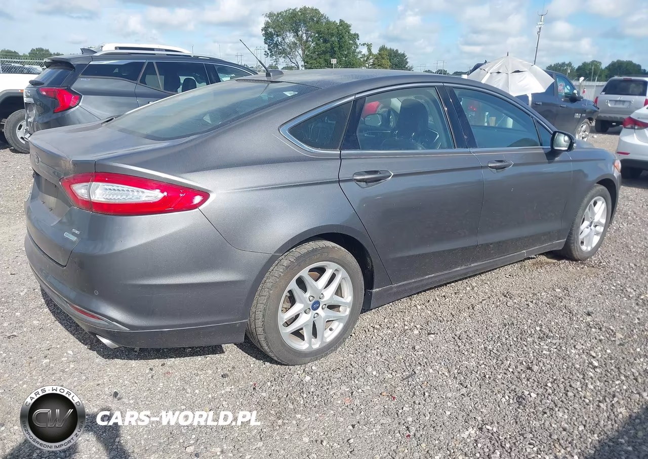 2014 Ford Fusion Se VIN:1FA6P0HDXE5398735 - 4