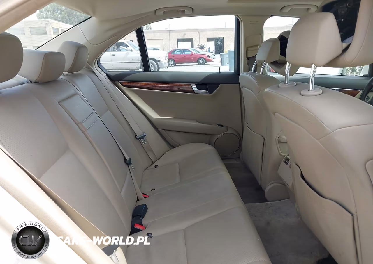 2011 Mercedes-Benz C 300 Luxury-Sport VIN:WDDGF5EB7BA425089 - 8