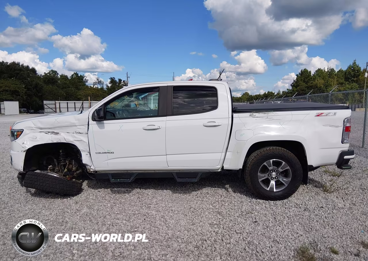 2018 Chevrolet Colorado Z71 VIN:1GCGTDENXJ1175918 - 14