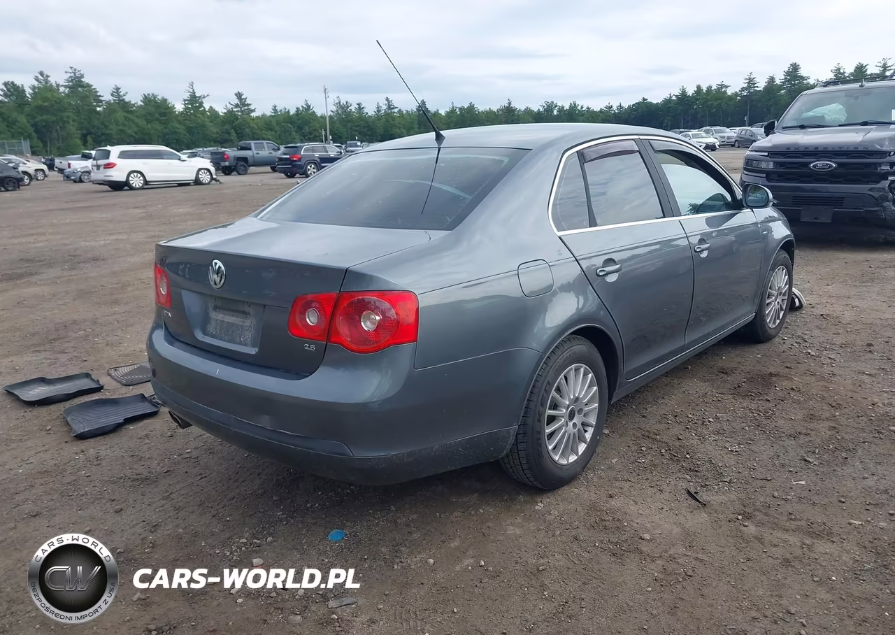 2007 Volkswagen Jetta Wolfsburg Edition VIN:3VWEF71KX7M192724 - 4
