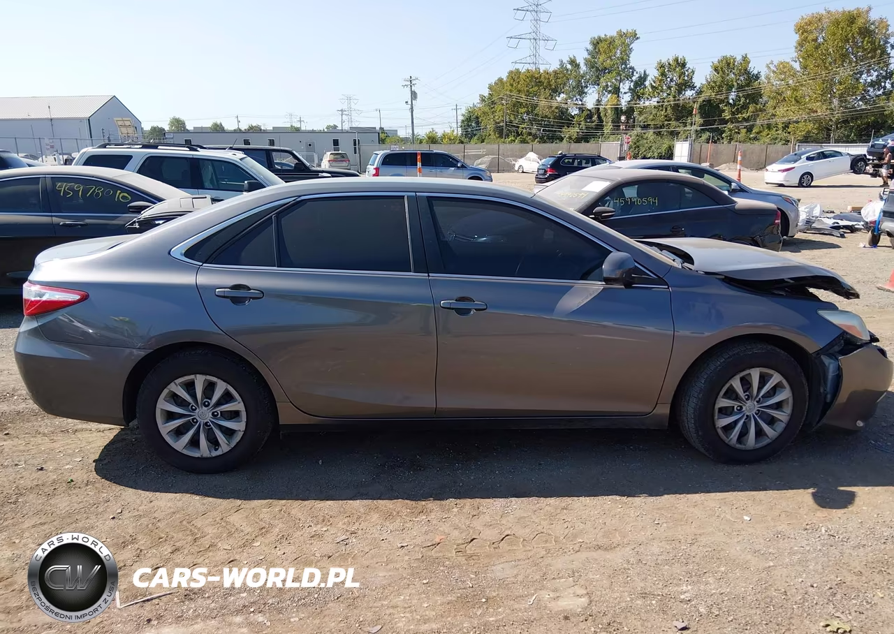 2016 Toyota Camry Le VIN:4T1BF1FK4GU129881 - 13
