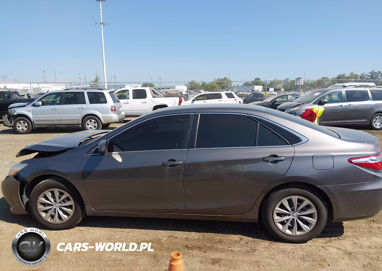 2016 Toyota Camry Le VIN:4T1BF1FK4GU129881 - 14