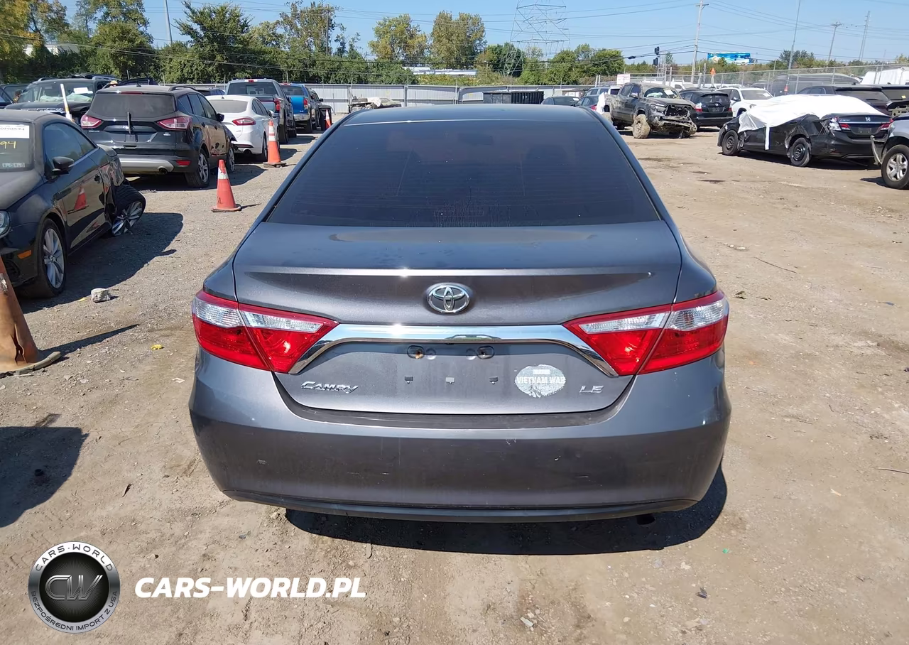 2016 Toyota Camry Le VIN:4T1BF1FK4GU129881 - 16