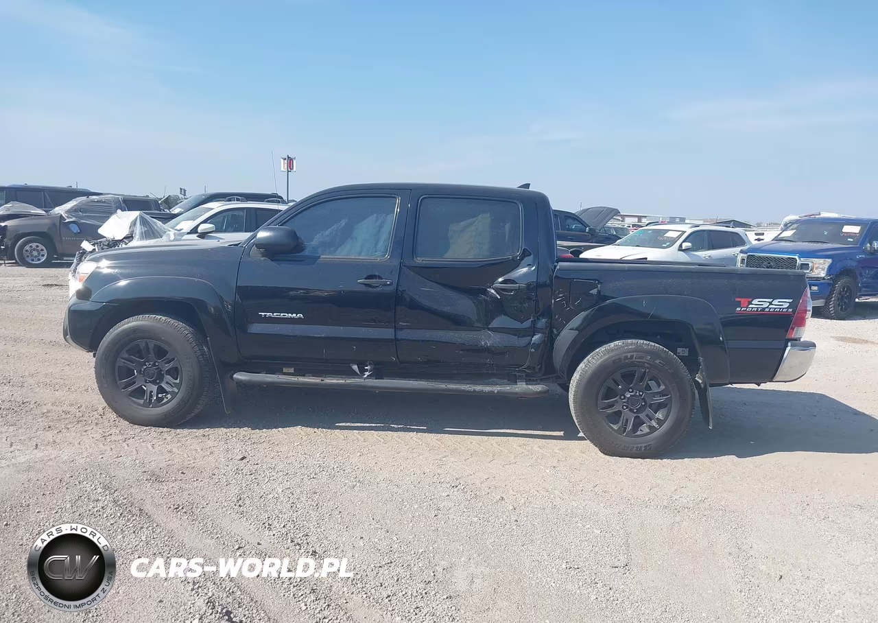 2015 Toyota Tacoma Base V6 VIN:5TFLU4EN3FX138807 - 14