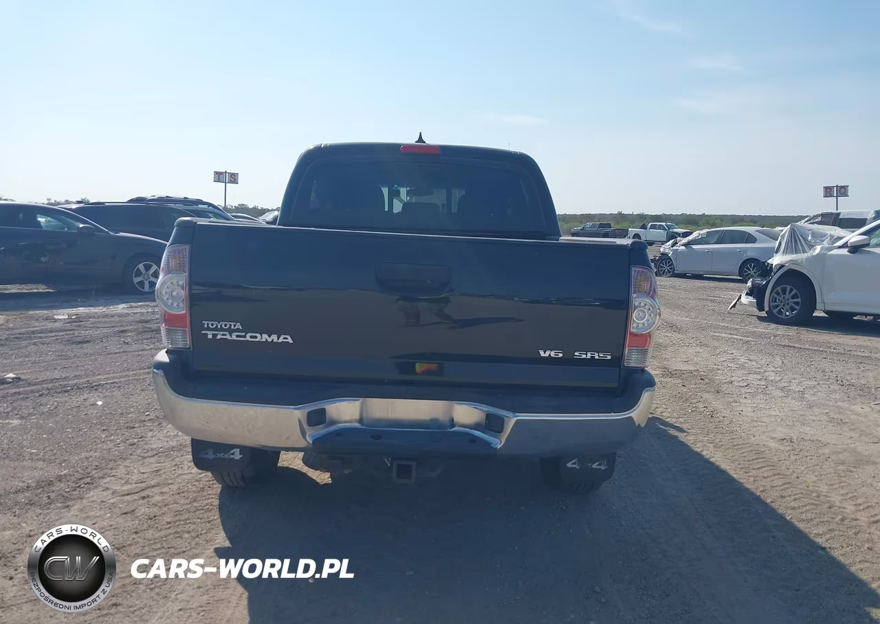 2015 Toyota Tacoma Base V6 VIN:5TFLU4EN3FX138807 - 16