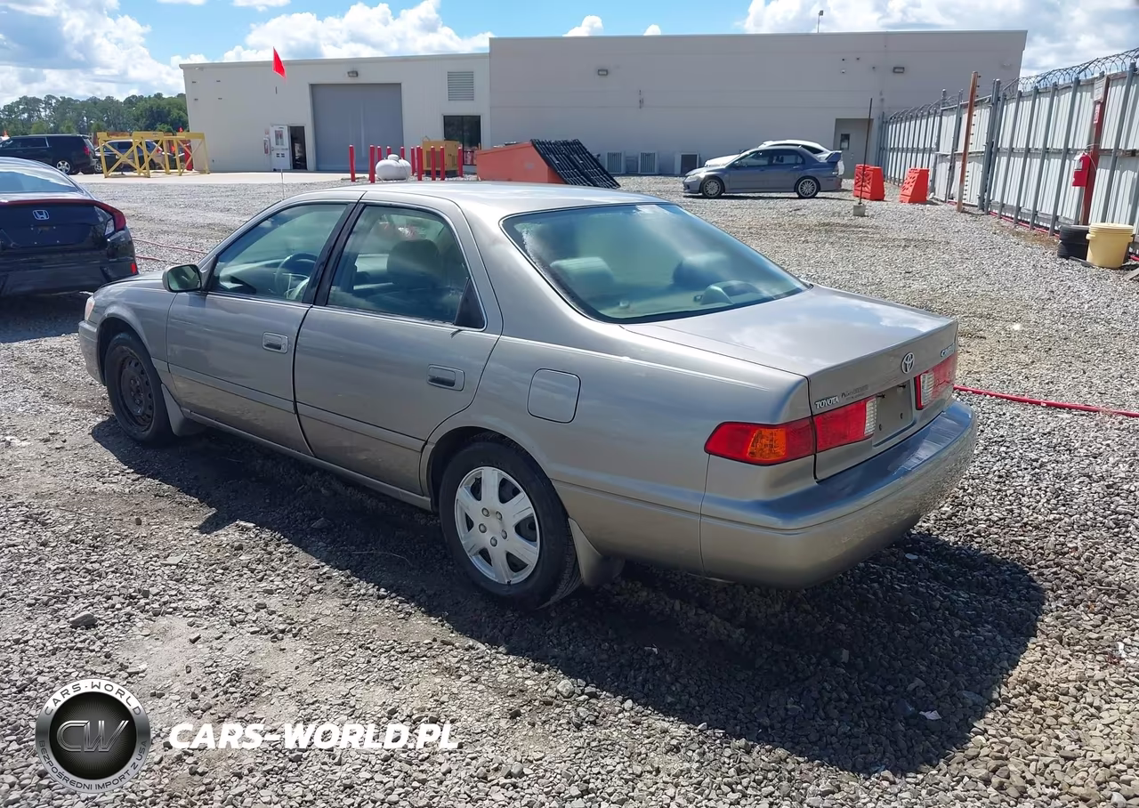 2000 Toyota Camry Le VIN:4T1BG22K7YU639474 - 3