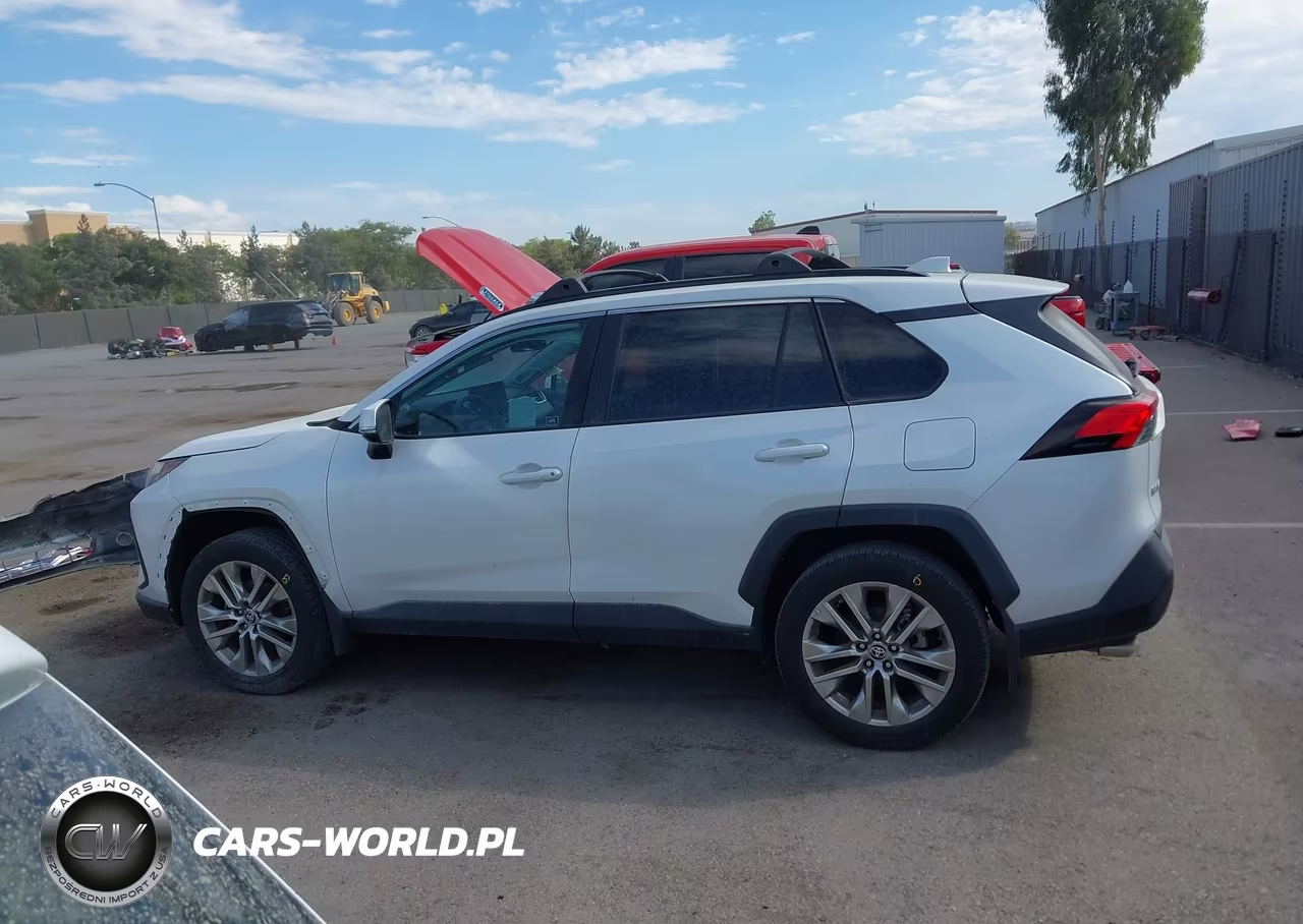2023 Toyota Rav4 Xle Premium VIN:2T3C1RFV6PW279994 - 17
