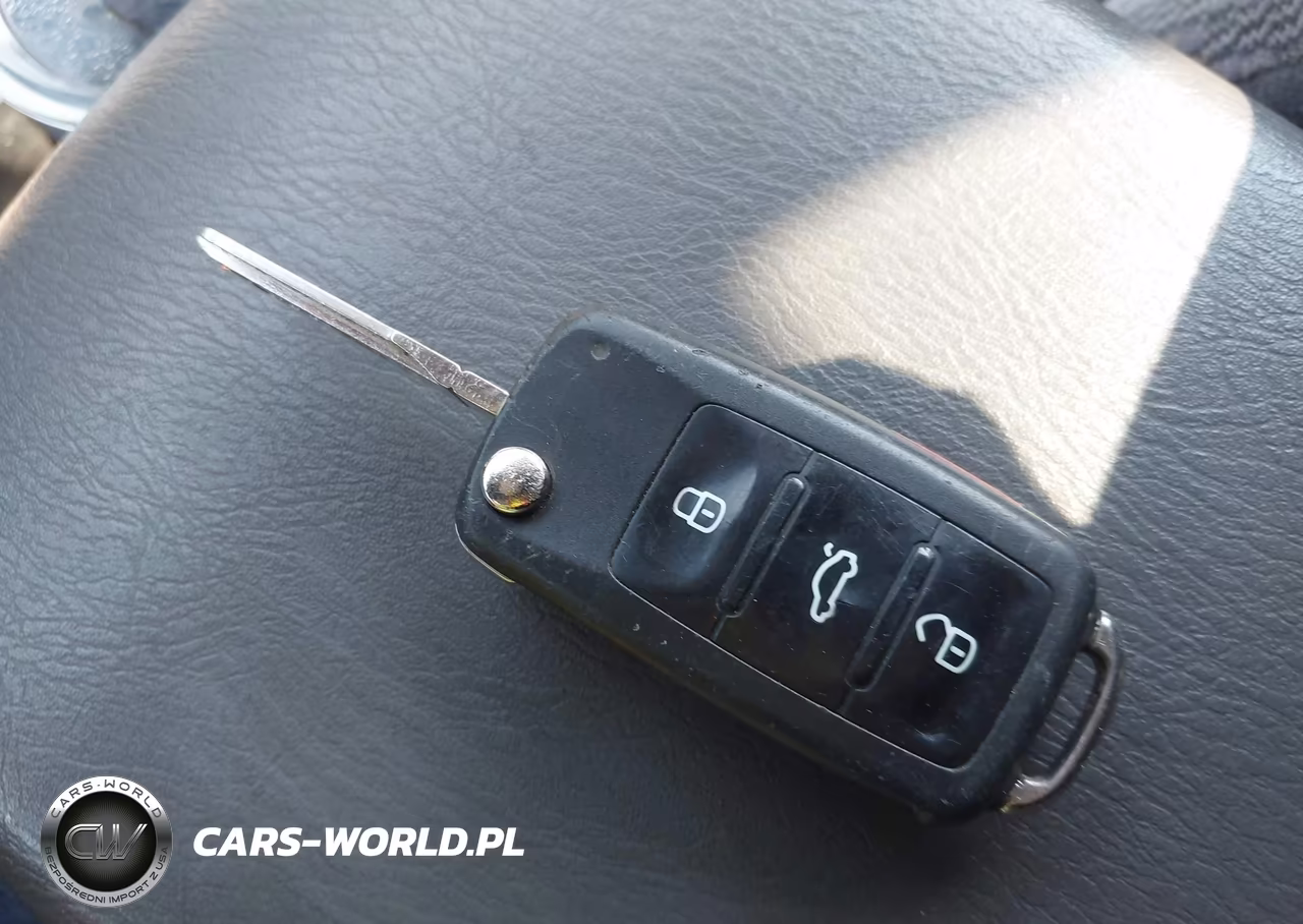 2014 Volkswagen Beetle 1.8T Entry VIN:3VWF17AT9EM643246 - 11