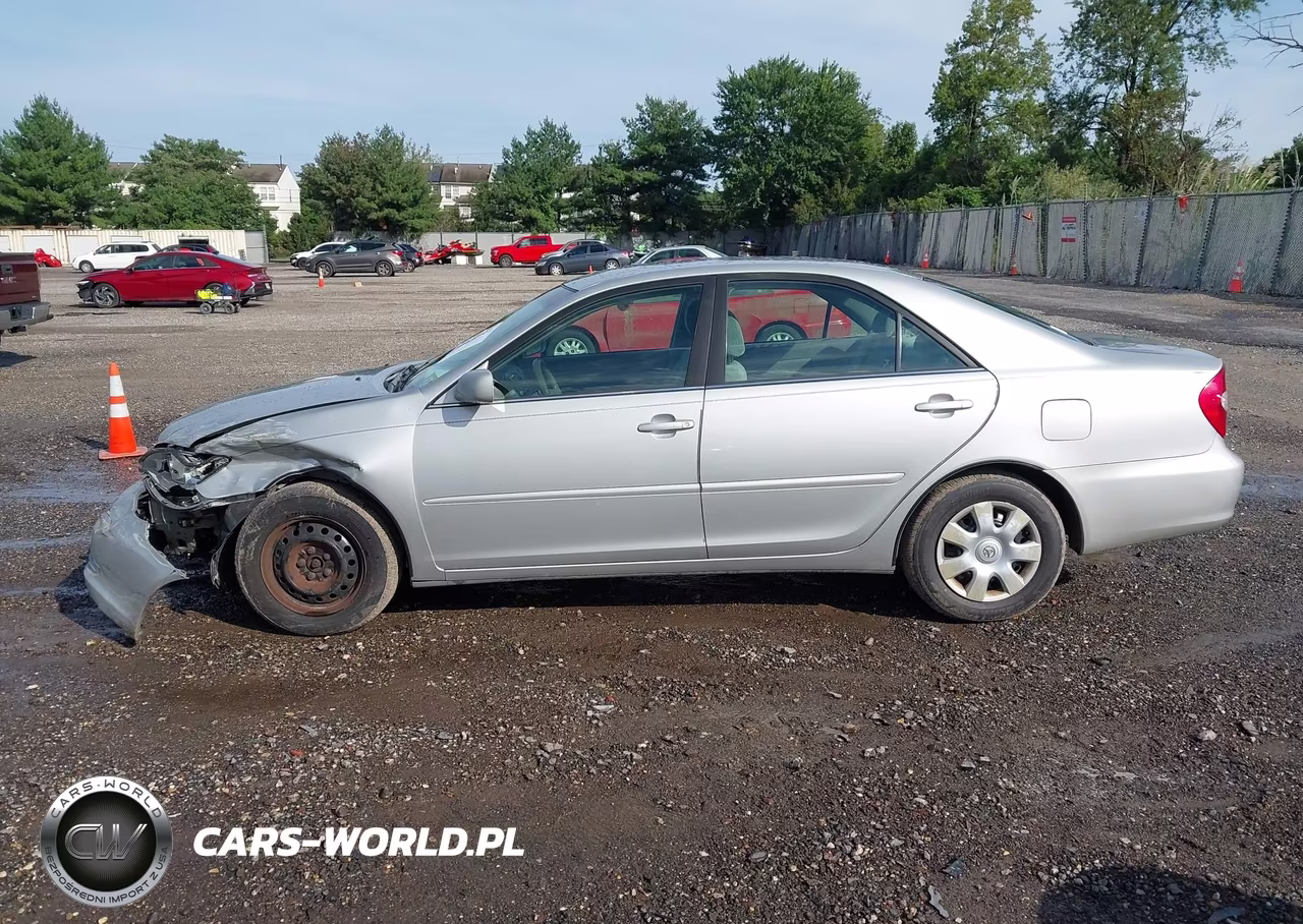 2004 Toyota Camry Le VIN:4T1BE32K04U342584 - 14