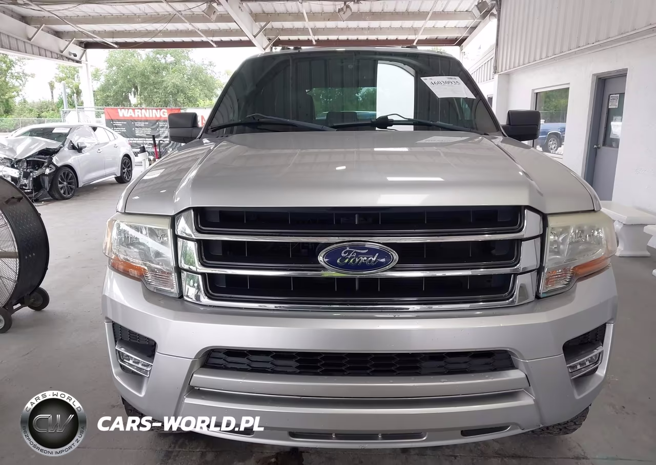 2015 Ford Expedition Xlt VIN:1FMJU1HT2FEF31026 - 12