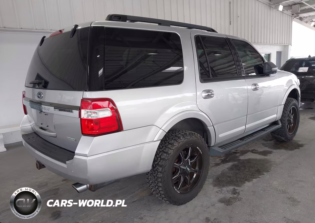 2015 Ford Expedition Xlt VIN:1FMJU1HT2FEF31026 - 4