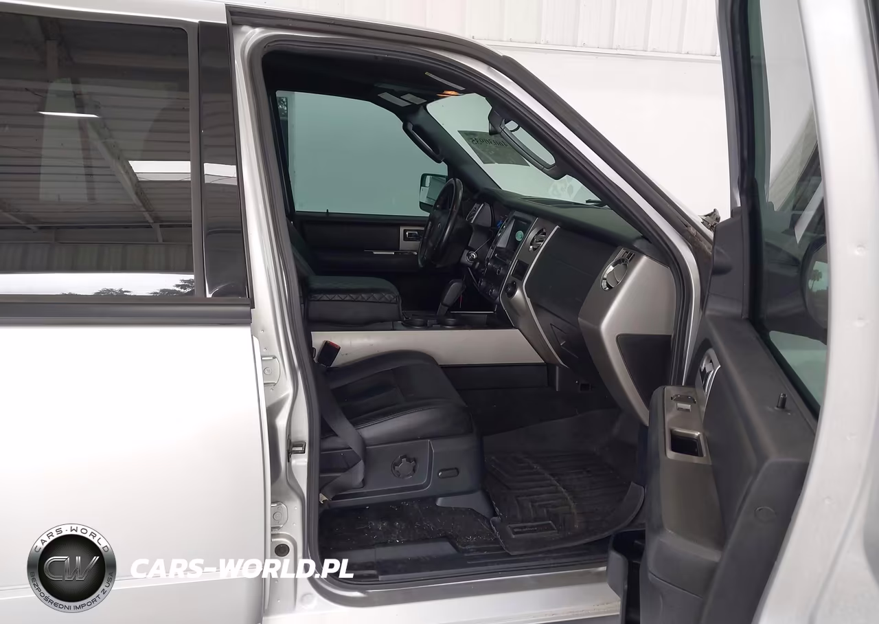 2015 Ford Expedition Xlt VIN:1FMJU1HT2FEF31026 - 5