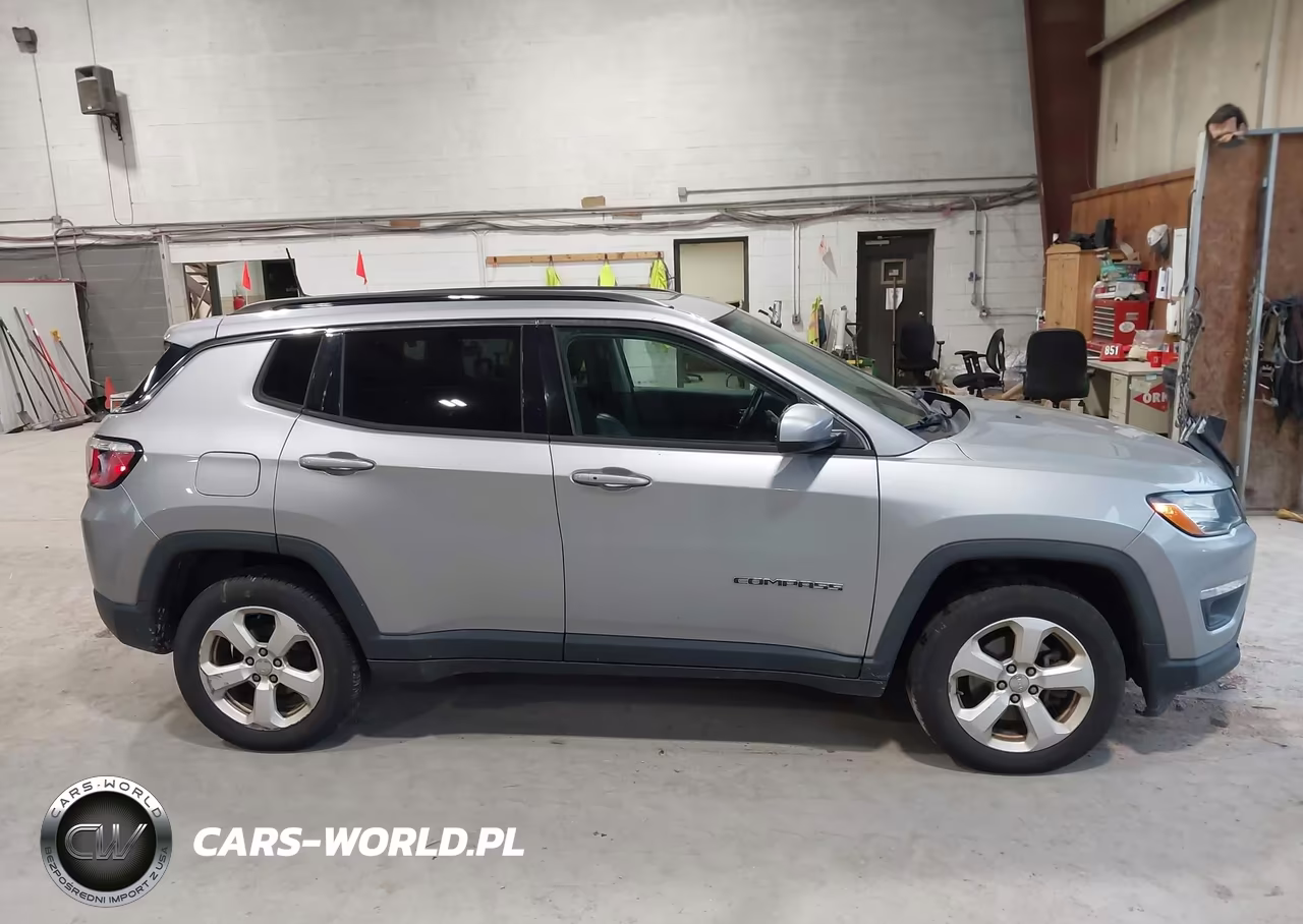 2017 Jeep New Compass Latitude 4X4 VIN:3C4NJDBB2HT660399 - 13