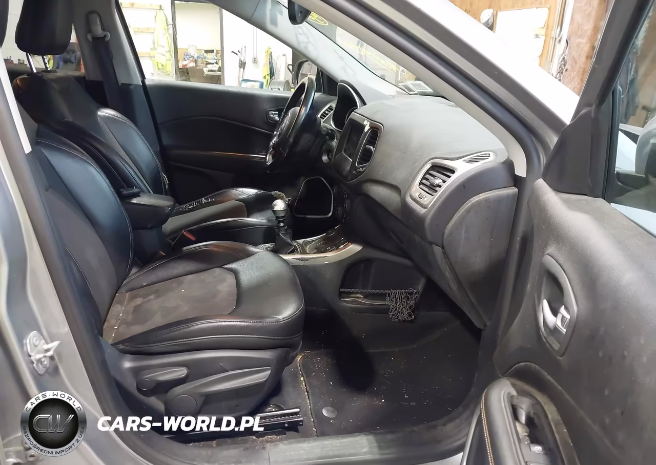 2017 Jeep New Compass Latitude 4X4 VIN:3C4NJDBB2HT660399 - 5