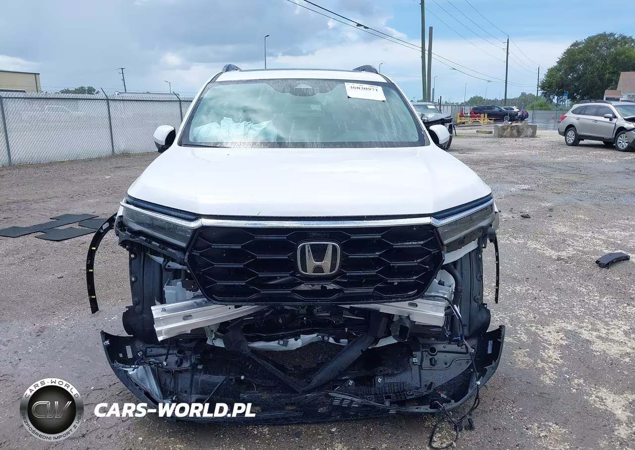 2025 Honda Pilot Touring VIN:5FNYG1H77SB178871 - 13