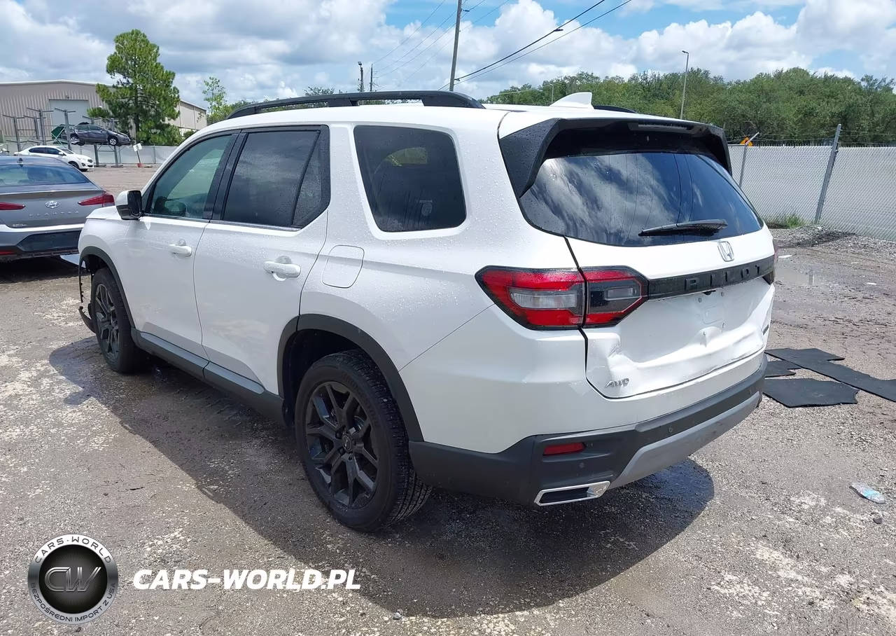 2025 Honda Pilot Touring VIN:5FNYG1H77SB178871 - 3