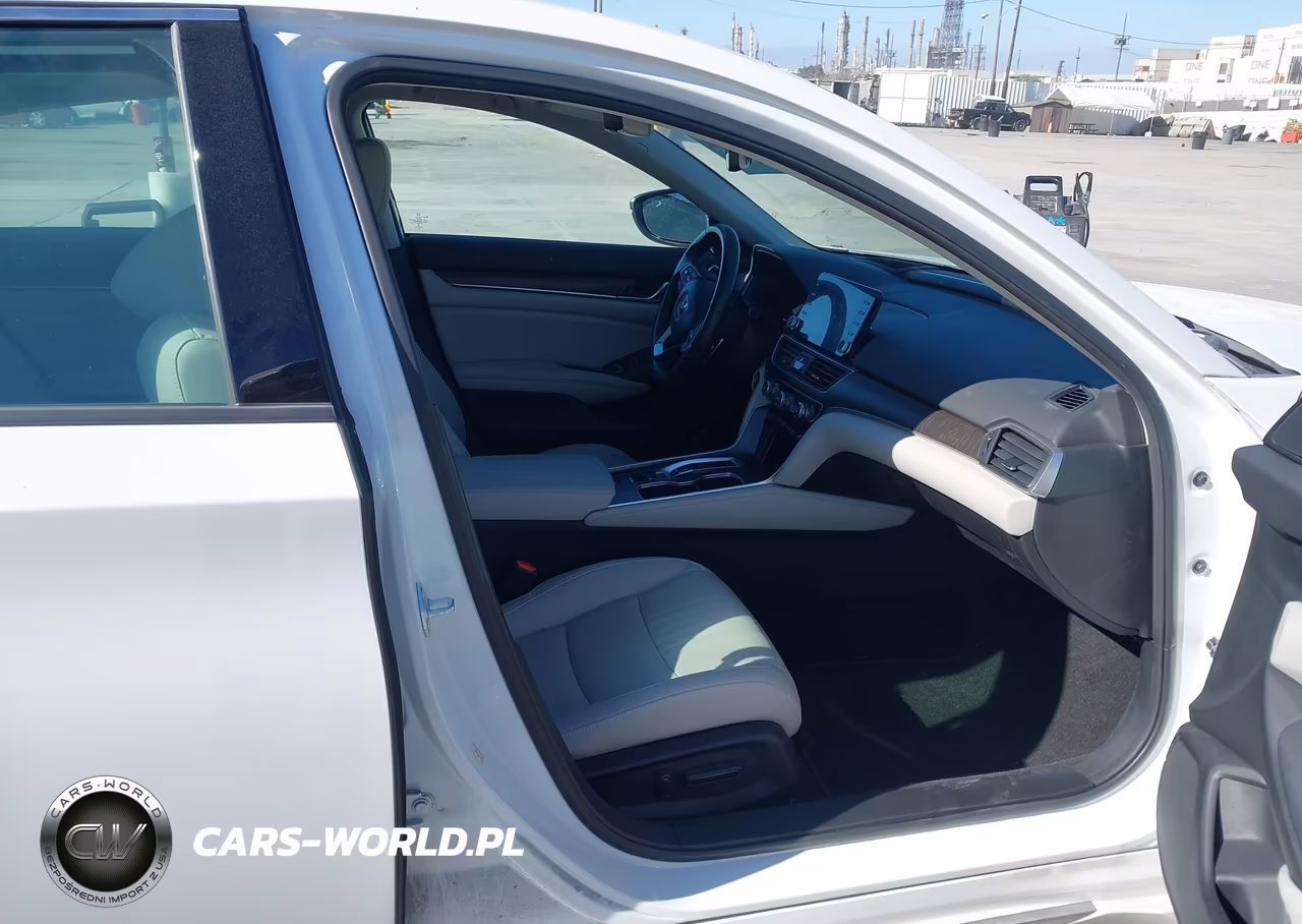 2022 Honda Accord Hybrid Touring VIN:1HGCV3F97NA027060 - 5