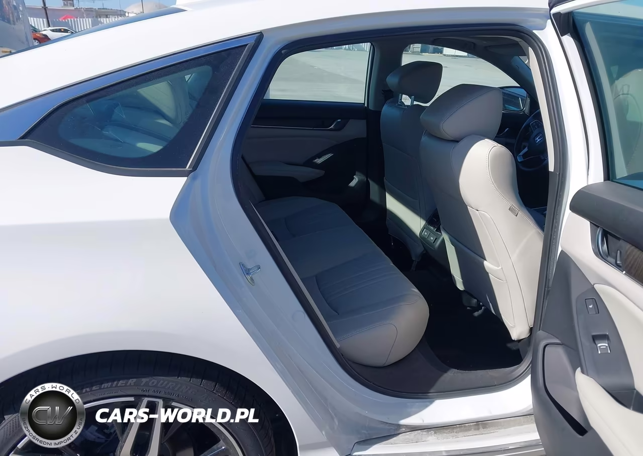 2022 Honda Accord Hybrid Touring VIN:1HGCV3F97NA027060 - 8