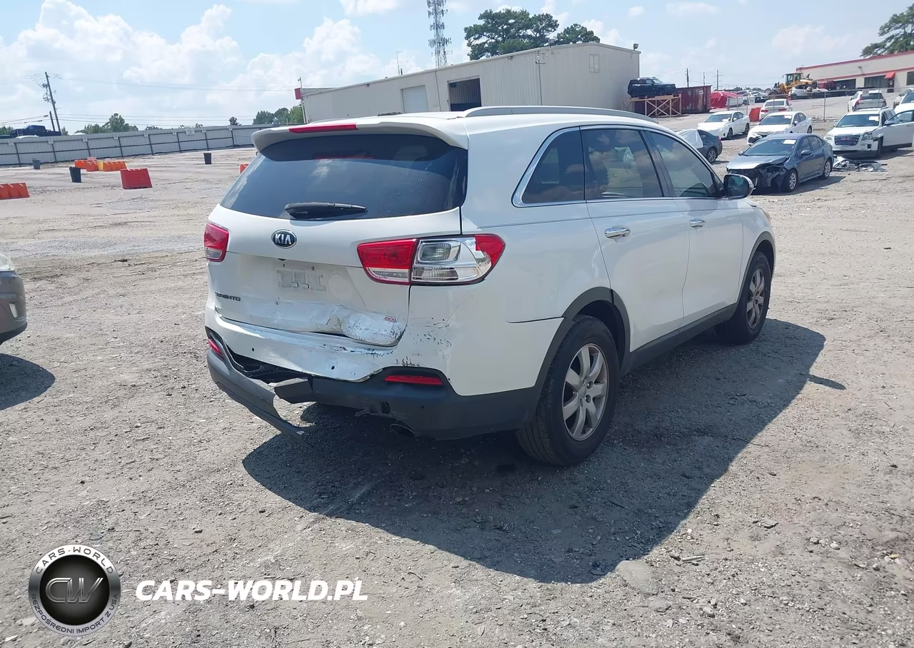 2016 Kia Sorento 2.4L Lx VIN:5XYPG4A31GG029831 - 4