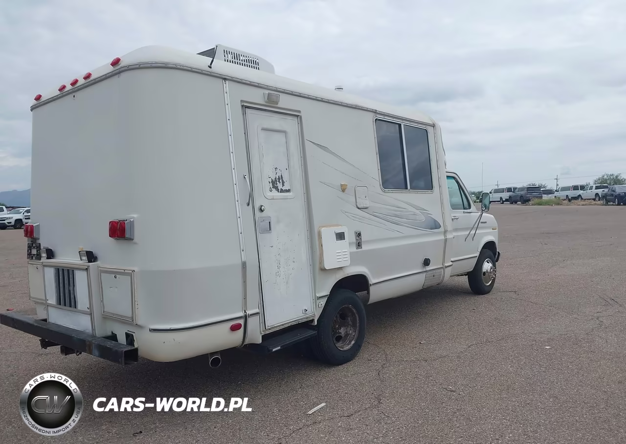 1982 Ford Econoline E350 Cutaway Van VIN:1FDJE37L3CHB21615 - 4