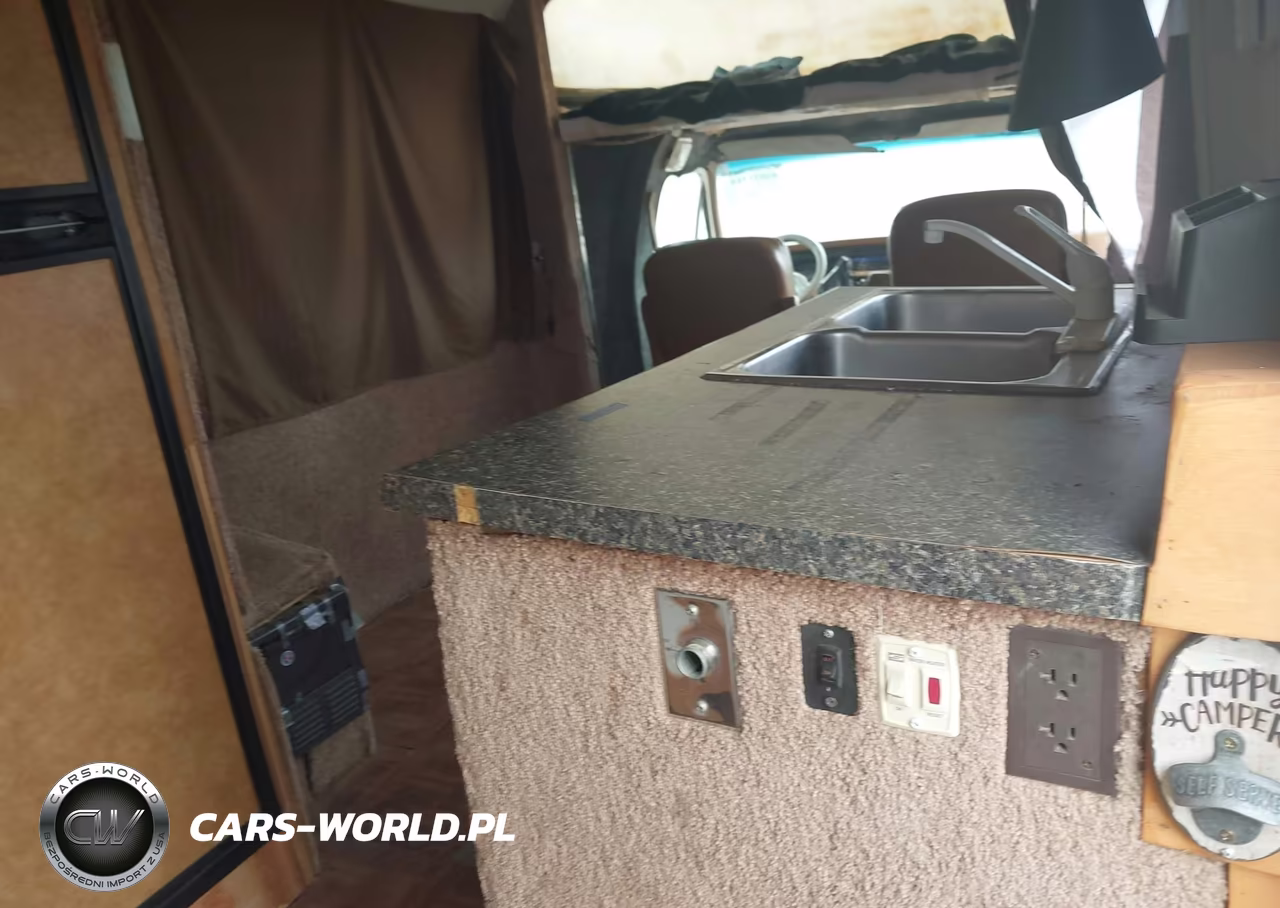 1982 Ford Econoline E350 Cutaway Van VIN:1FDJE37L3CHB21615 - 6