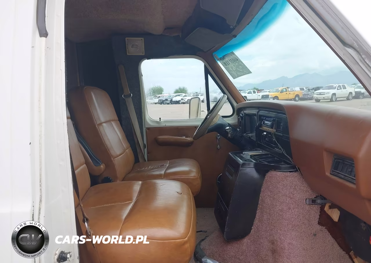 1982 Ford Econoline E350 Cutaway Van VIN:1FDJE37L3CHB21615 - 7