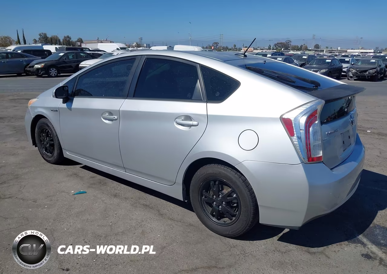 2014 Toyota Prius Three VIN:JTDKN3DU6E1755339 - 3
