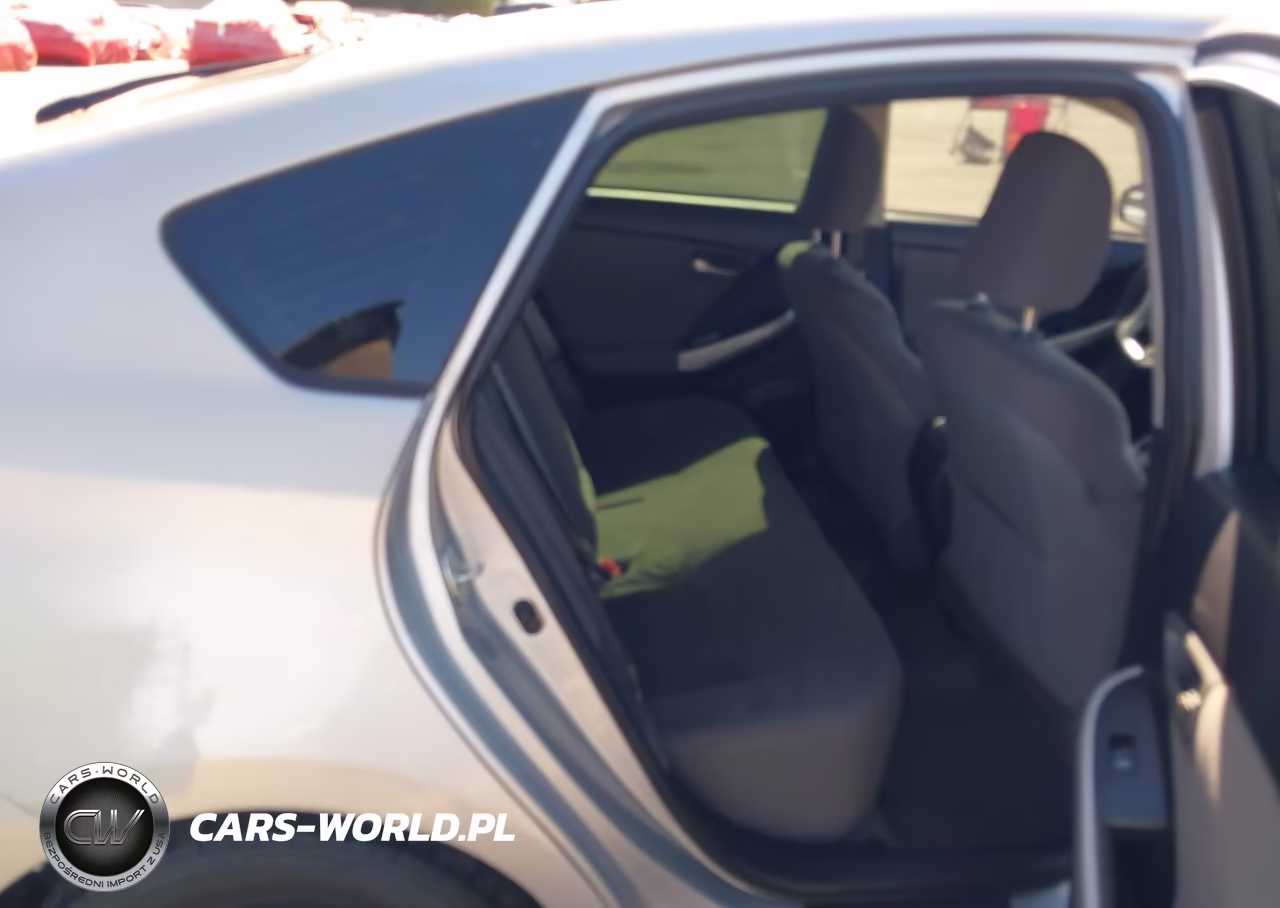 2014 Toyota Prius Three VIN:JTDKN3DU6E1755339 - 8