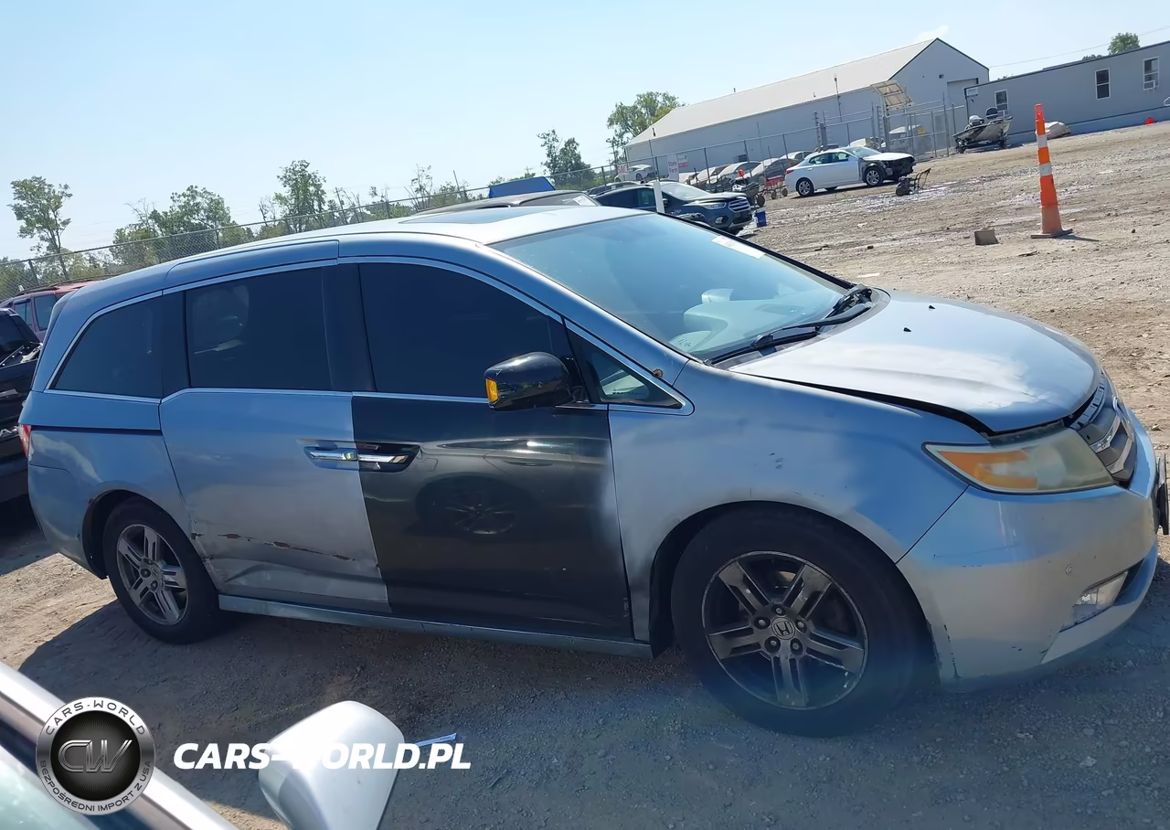 2011 Honda Odyssey Touring-Touring Elite VIN:5FNRL5H92BB073387 - 12