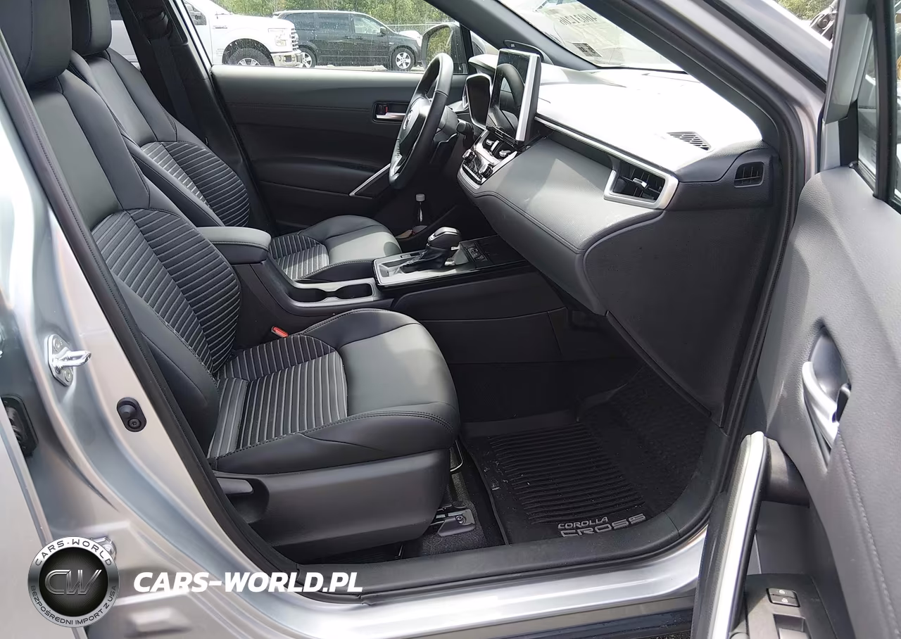 2026 Toyota Corolla Cross Hybrid Xse VIN:7MUFBABG9TV105521 - 5
