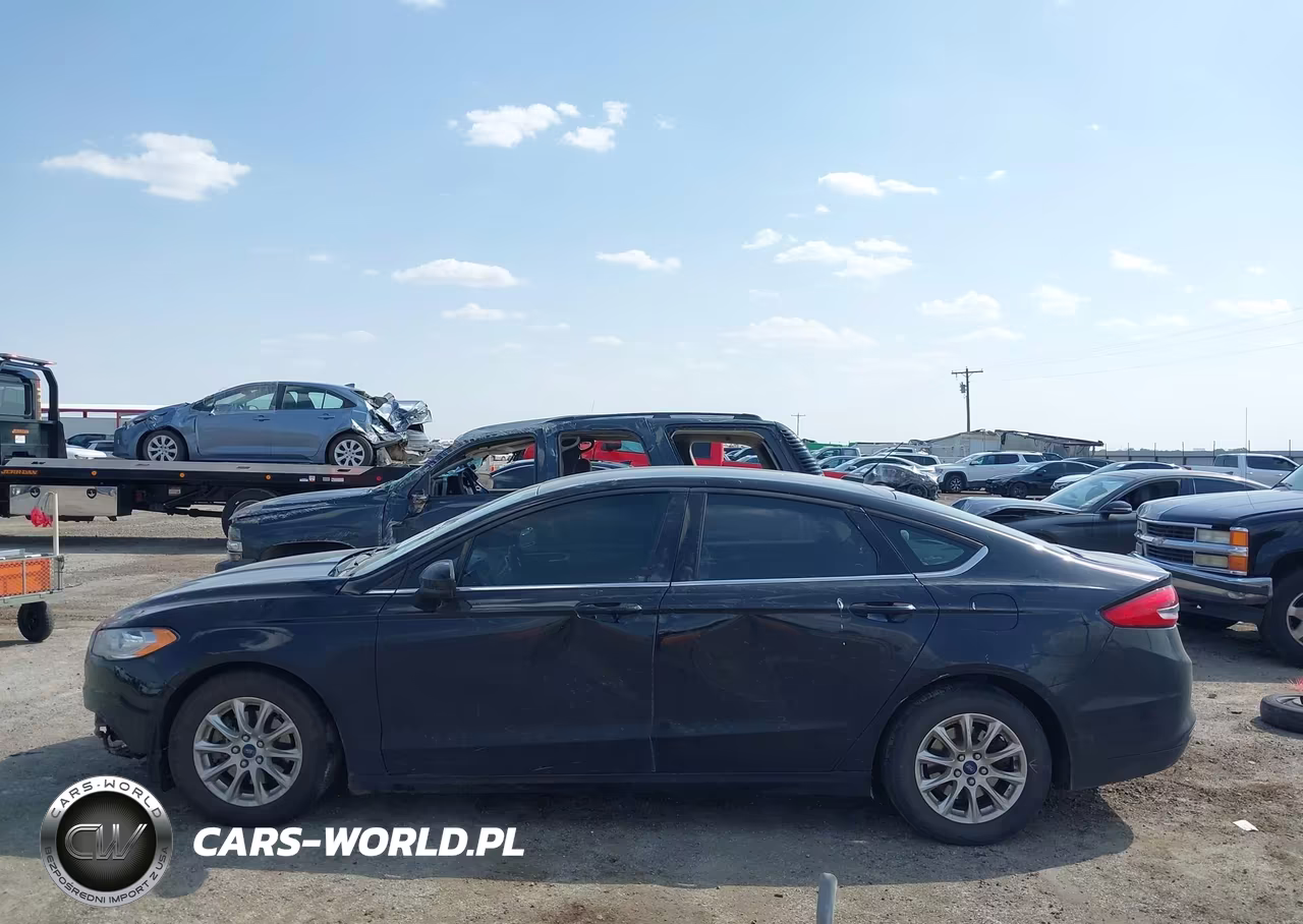 2018 Ford Fusion S VIN:3FA6P0G74JR158339 - 15