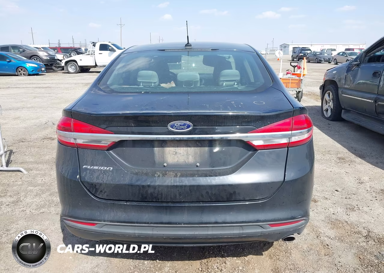2018 Ford Fusion S VIN:3FA6P0G74JR158339 - 17